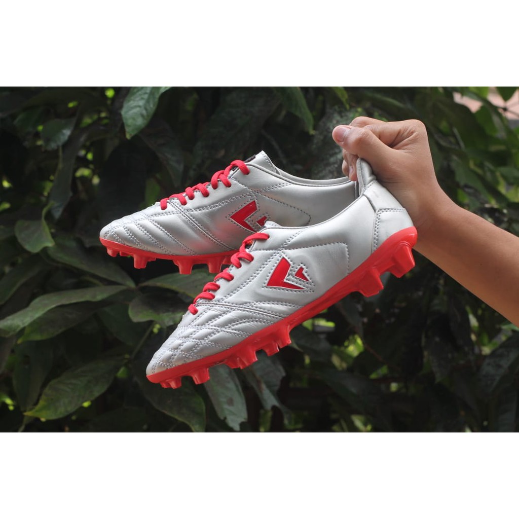 Original Soccer Shoes SEVSPO KEMPO SYN SILVER RED FG | Shopee Malaysia