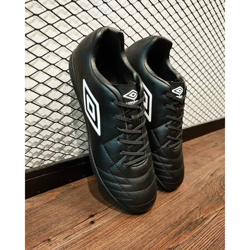 UMBRO ATTACKER (FULL BLACK) | Shopee Malaysia