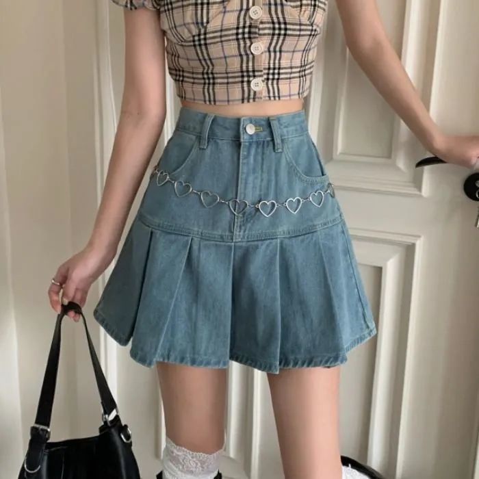 Pleated denim outlet skirt in summer