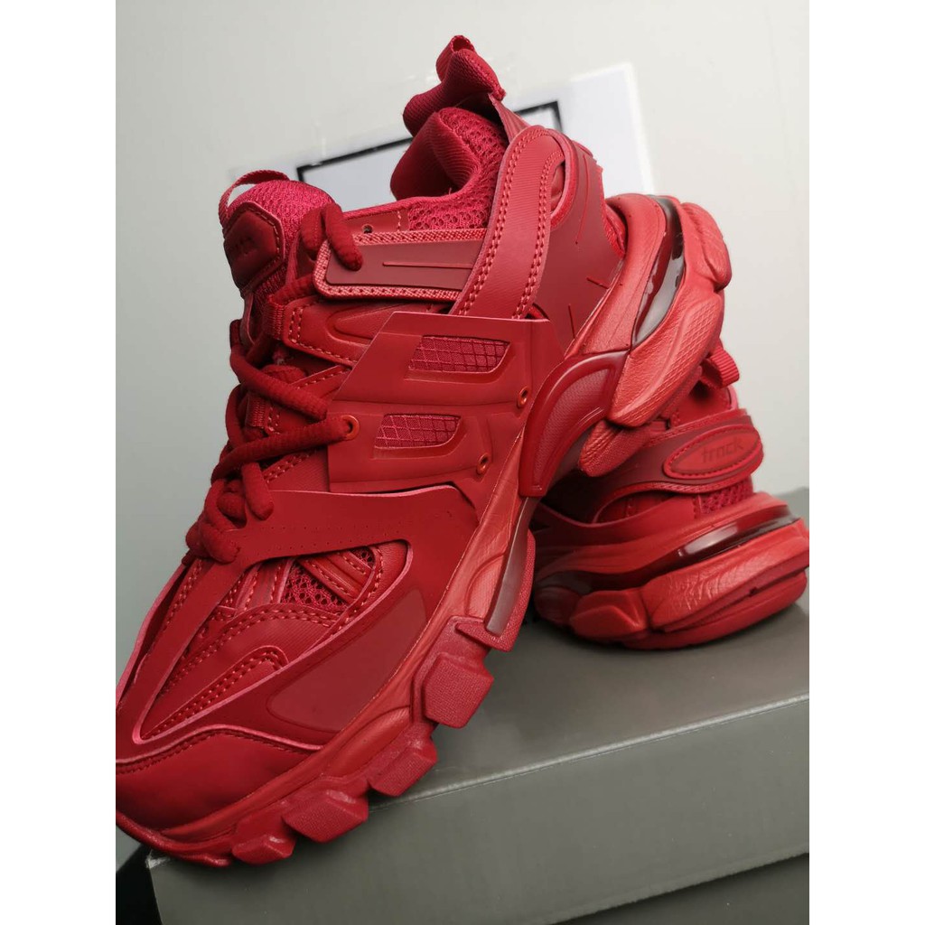 Balenciaga tess s 2025