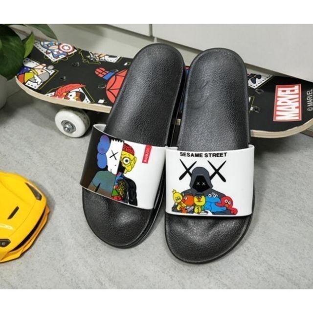 RESTOCK ‼️SELLING FAST 👍Cute Kaws men and women Sandals Uniqlo Slippers ...