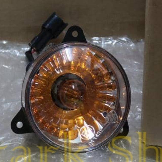 ORIGINAL PROTON WAJA 2007 CAMPRO CPS FRONT BUMPER SIGNAL LAMP. FRONT