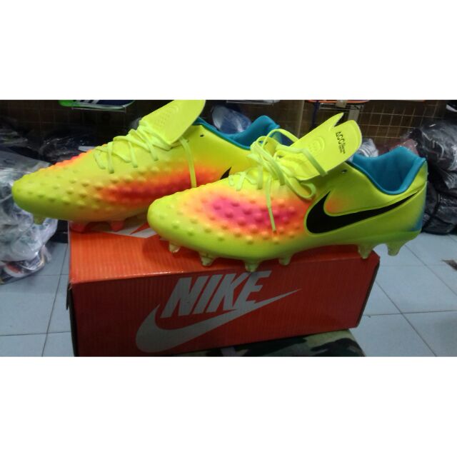 Kasut bola nike on sale magista