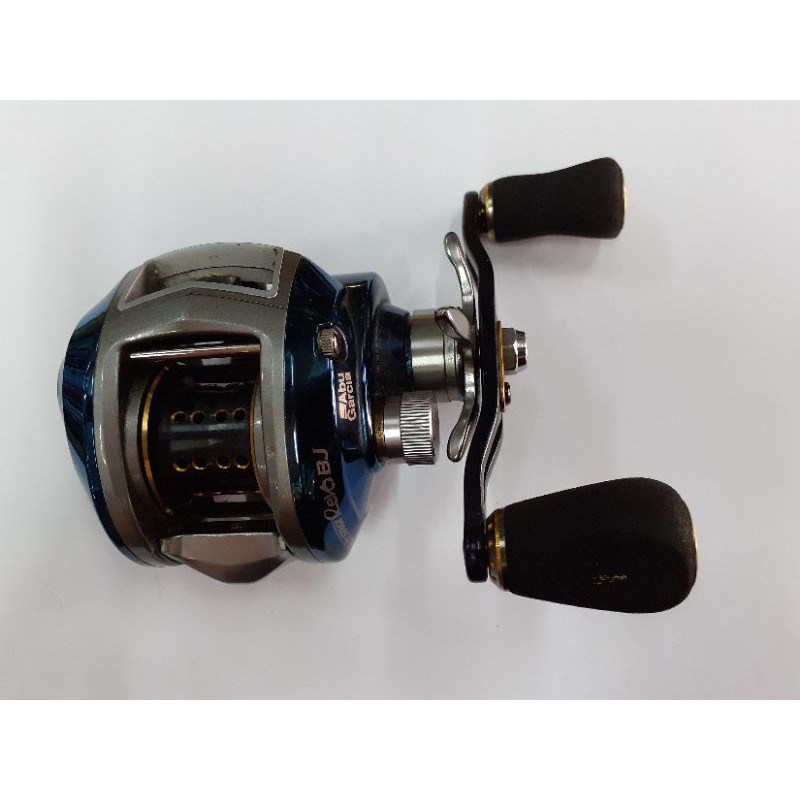 Abu Garcia SALTYSTAGE REVO BJ-L Custom Left Handle Baitcasting Reel Good 