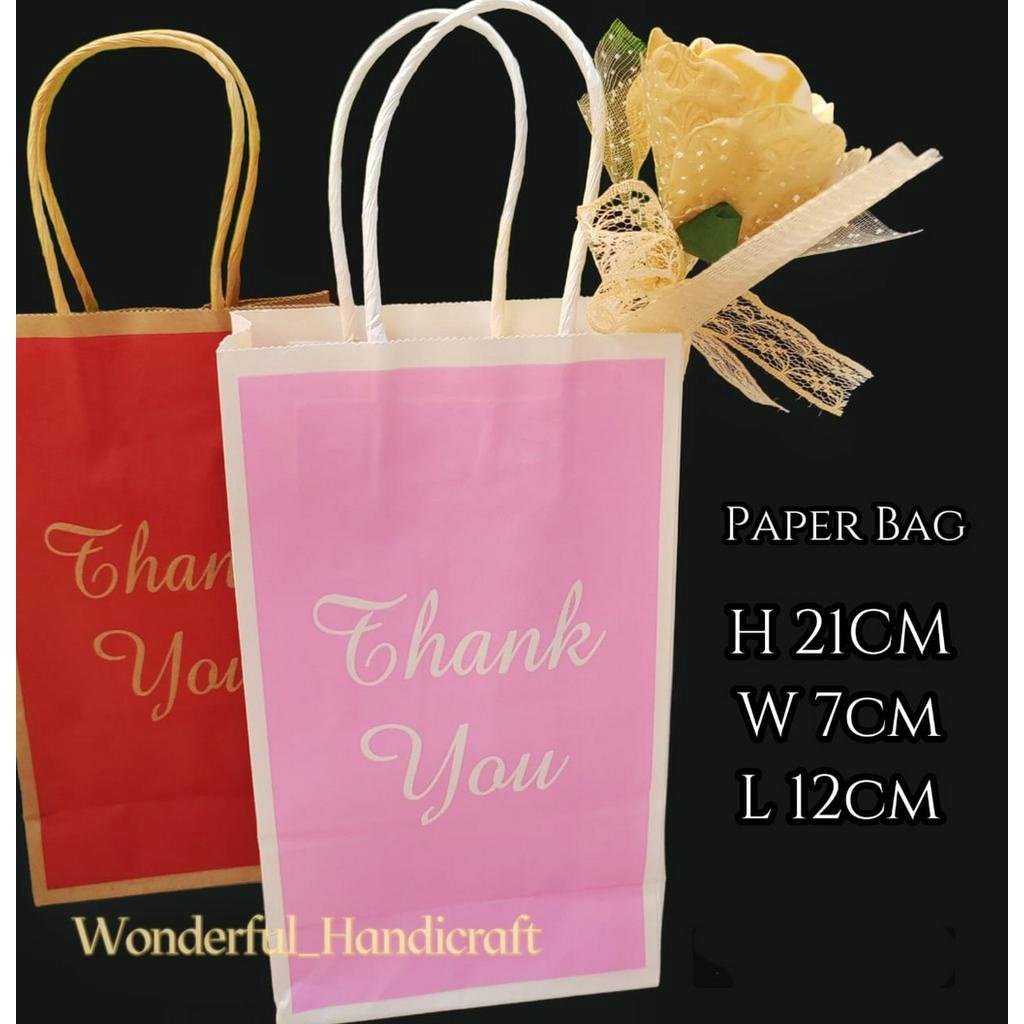 Large quantity store gift bags