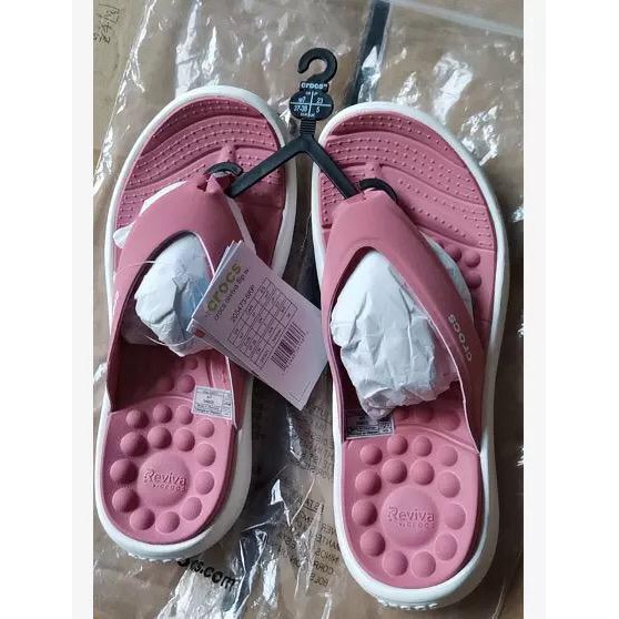 Crocs women's reviva flip flop hot sale