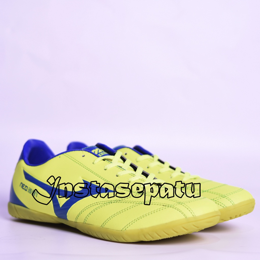 Mizuno futsal deals shoes malaysia price