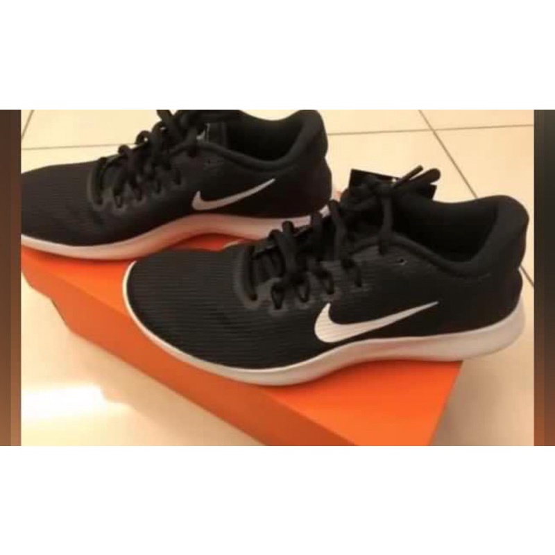 Nike flex rn 2018 hotsell black white