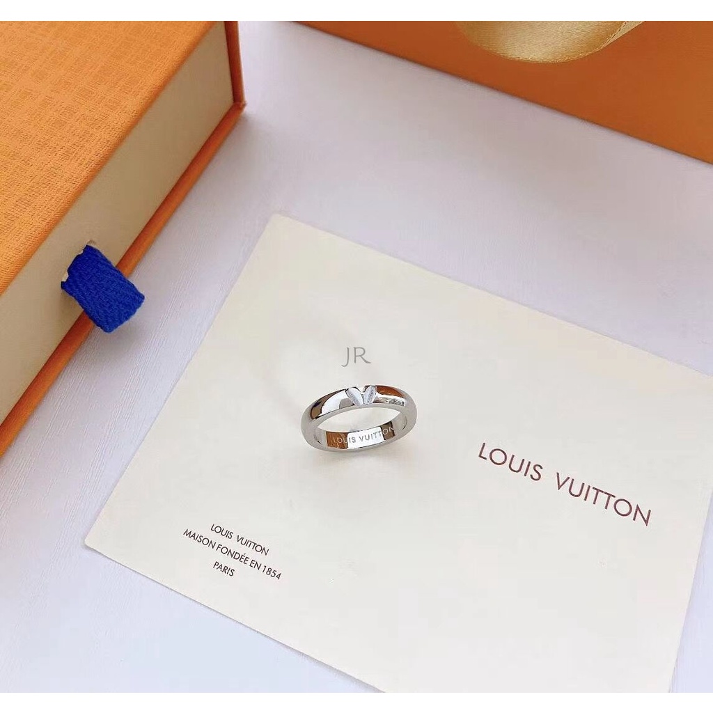 Shop Louis Vuitton Lv volt multi wedding band, white gold (Q9O61F) by  BeBeauty