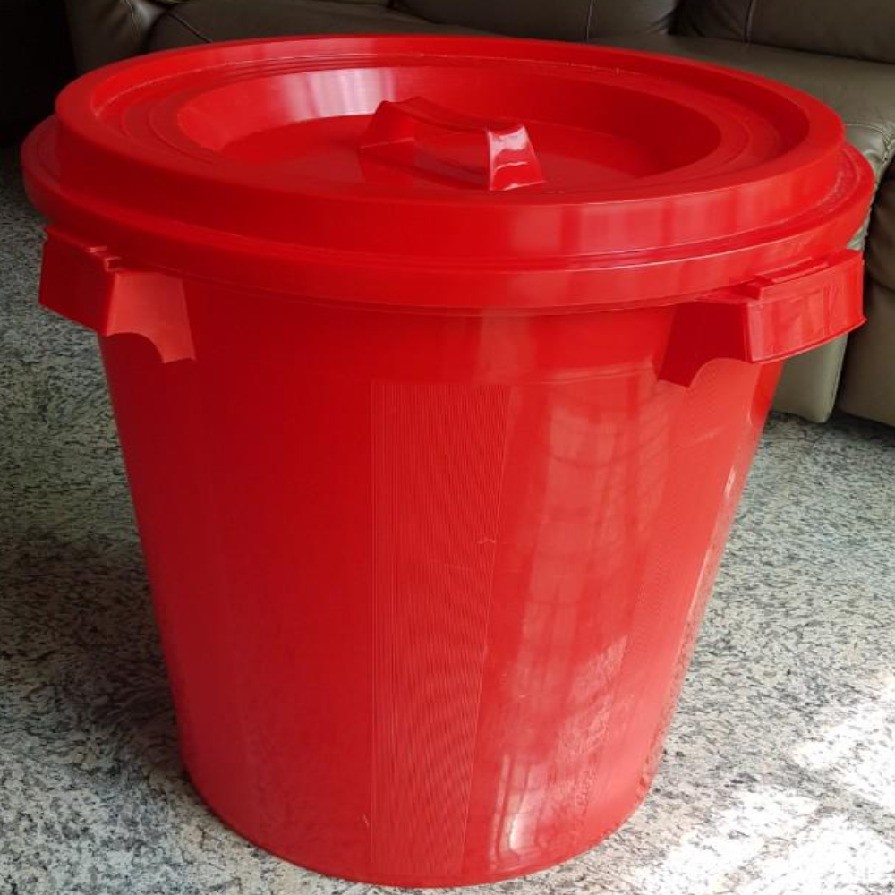 44 Gallon High-Quality Plastic Pail W Cover / Water Pail with Lid ...