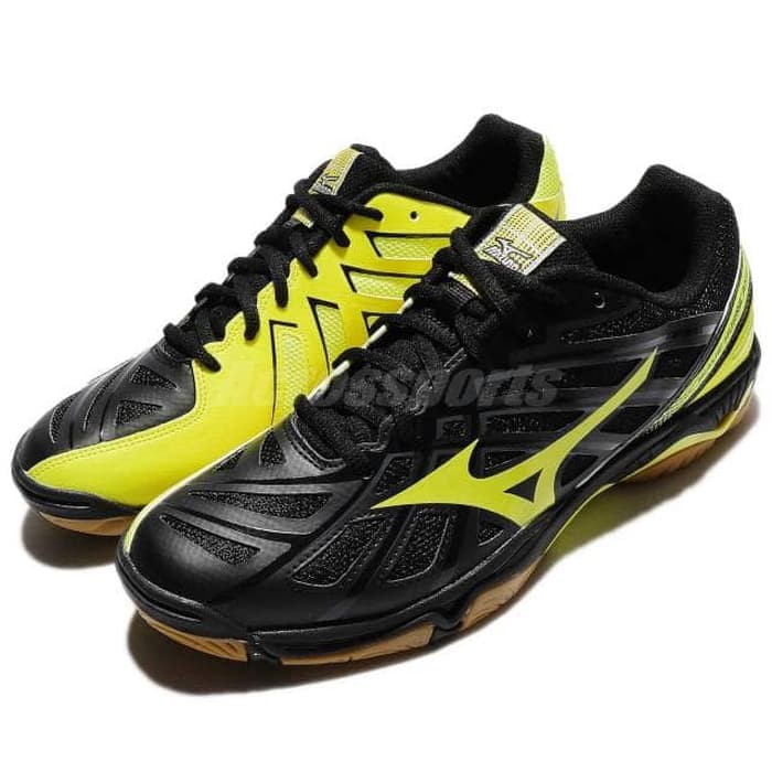 Mizuno wave hot sale hurricane 3