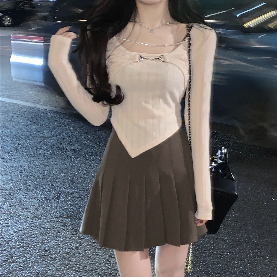 Irregular long sleeve chain print one shoulder top