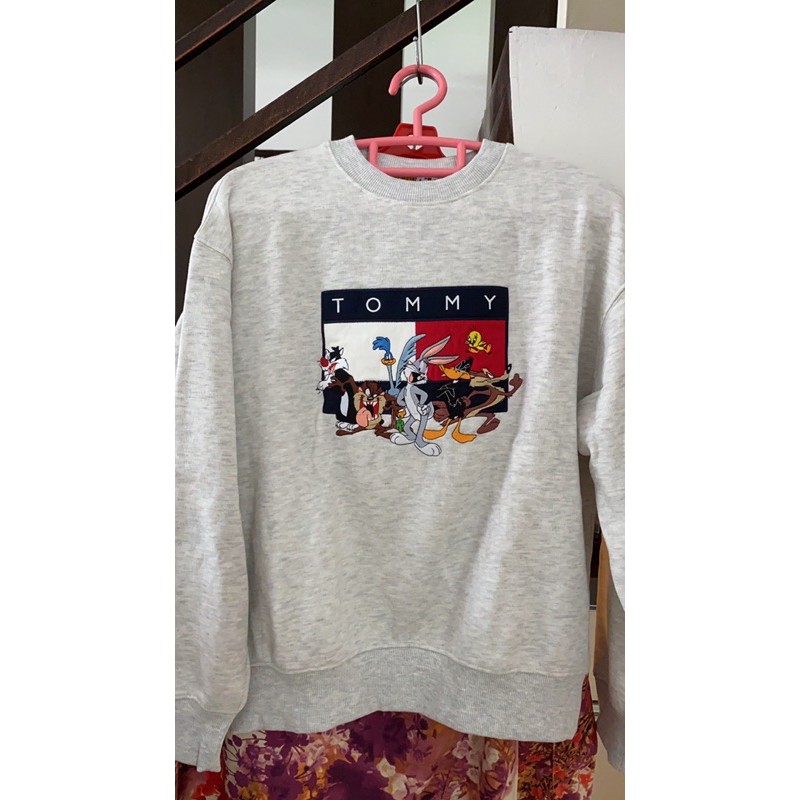 Tommy Hilfiger x Looney Tunes sweater Shopee Malaysia
