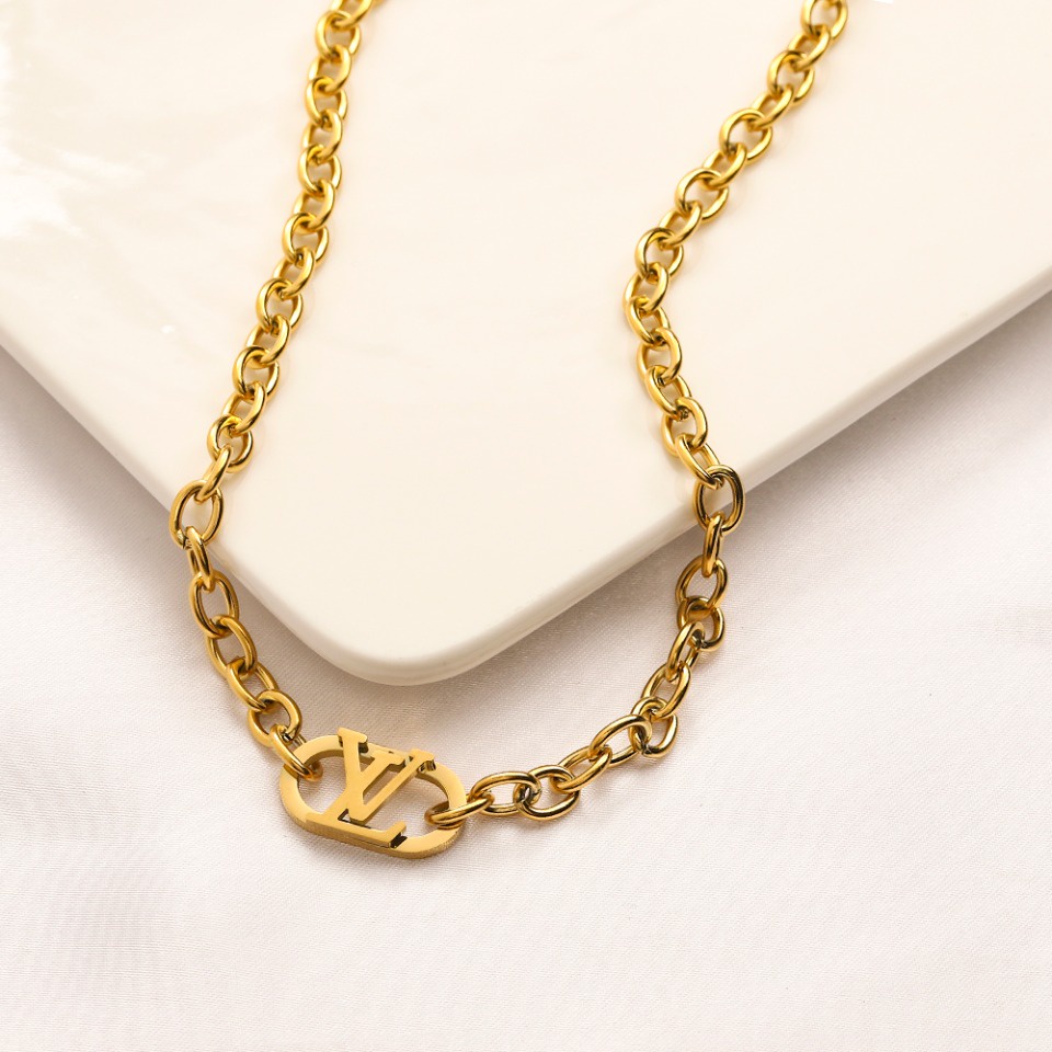 Classic Lv Necklace Chain Letter Logo Louis Vuitton Choker Titanium Steel  S925 Pendant Elegant Men Women Jewelry