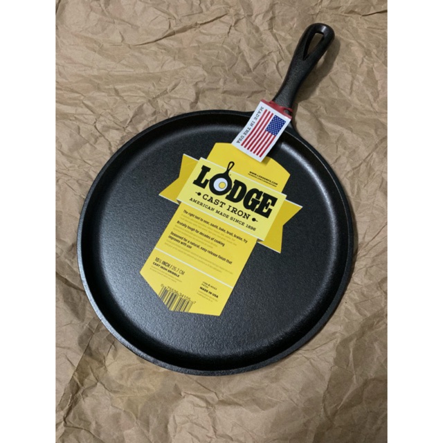 Lodge 10.5'' Round Cast Iron Griddle Pan for Pancakes, Pizzas, and  Quesadillas