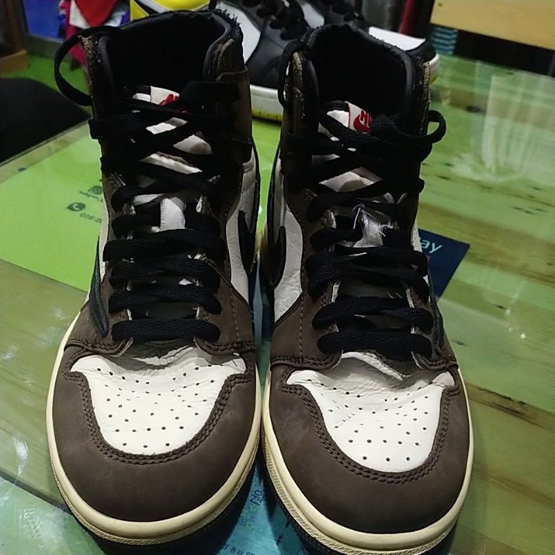 kasut nike travis scott