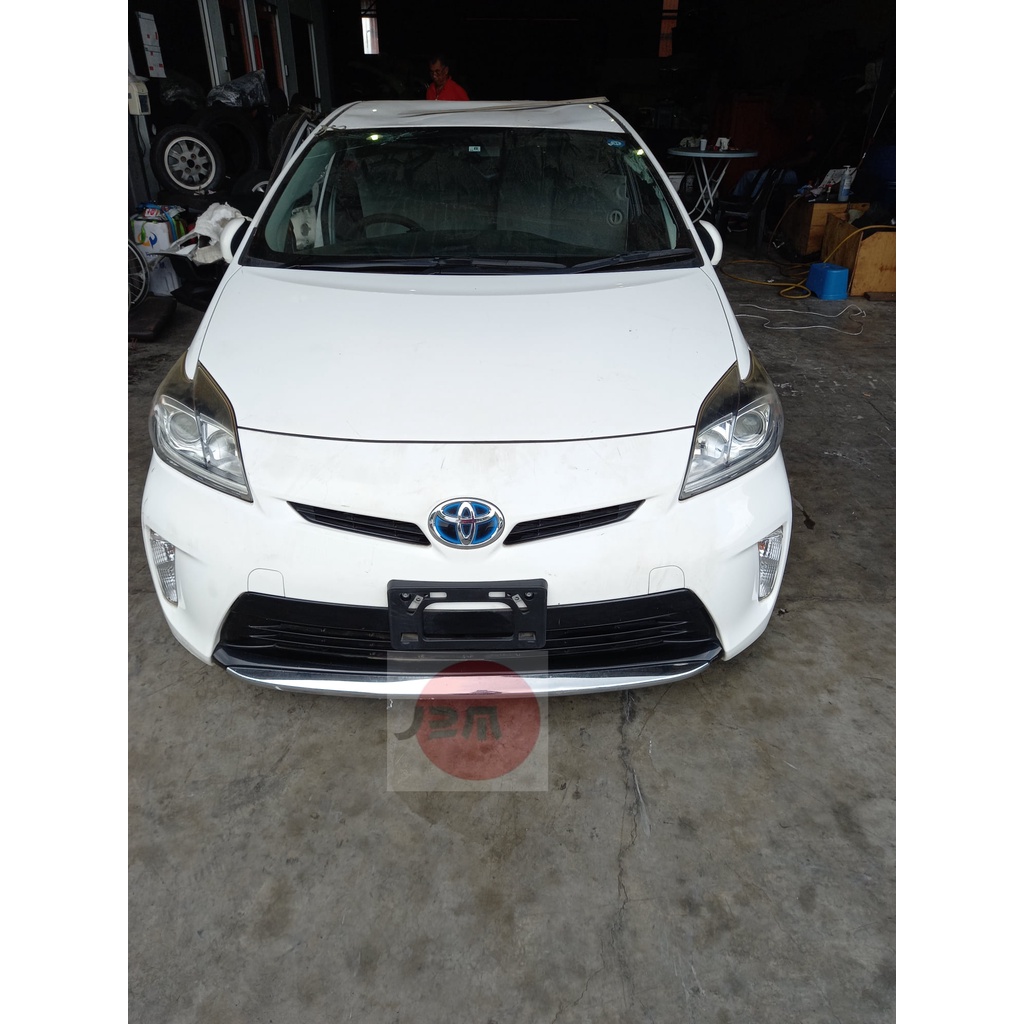 Toyota Prius ZVW30 2ZR Hybrid Engine Half Cut With Front & Rear Body ...