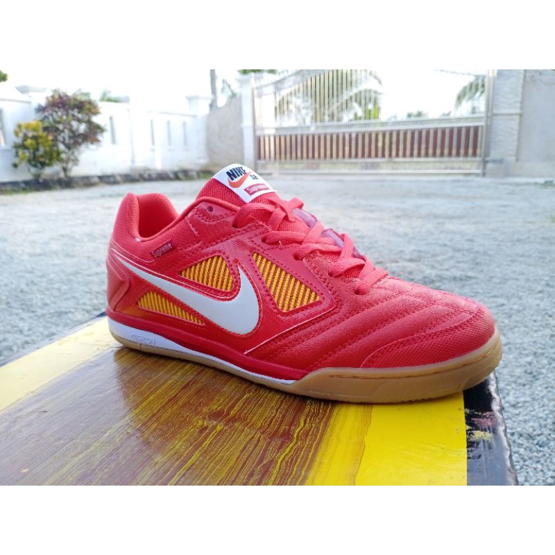 HOT ITEM NIKE Supreme X GATO NIKE GATO kasut futsal