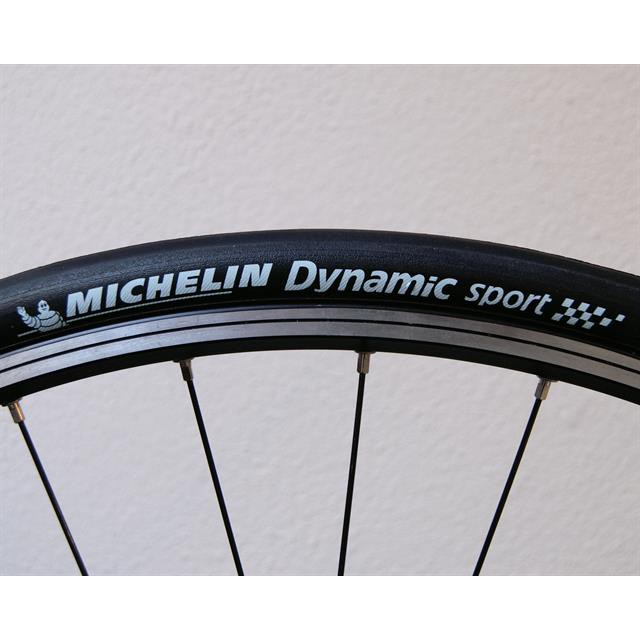 michelin dynamic sport road tyre