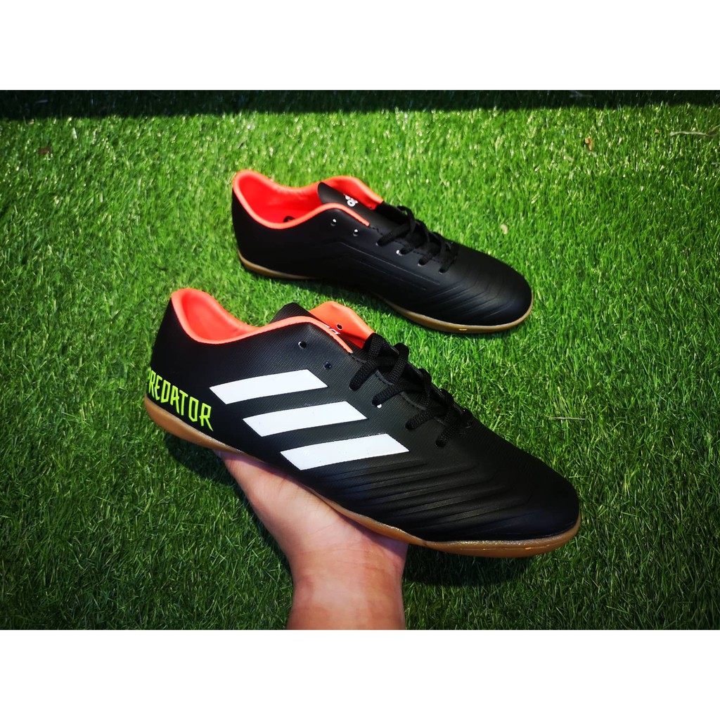 Futsal shoes shop adidas predator