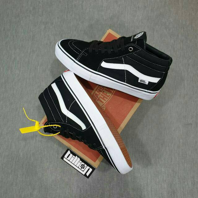 Vans sk8 mid store pro black white