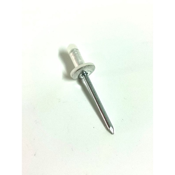 toyota altis taillamp lower corner panel rivet (1pcs) | Shopee Malaysia