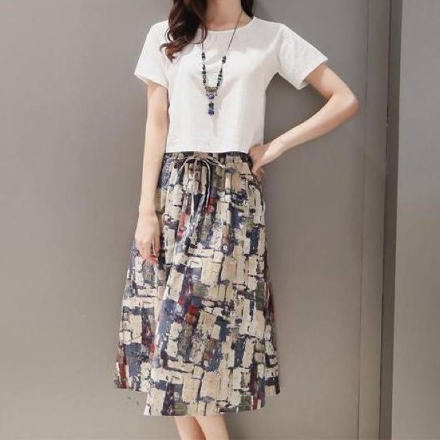 Long skirt outlet with blouse