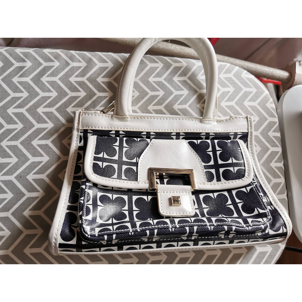 Liz claiborne best sale tote bags