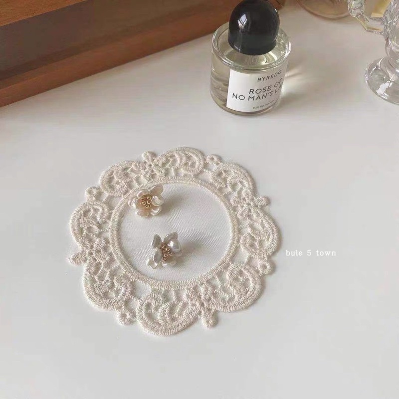 Ins wind simple embroidery lace coaster insulation pad round handmade ...