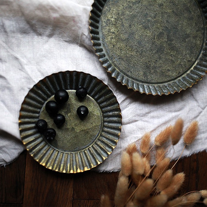 🇲🇾 𝒎𝒐𝒎𝒐//𝗠𝗘𝗧𝗔𝗟 Vintage Rustic Round Plates Lace Antique Home Decoration ...