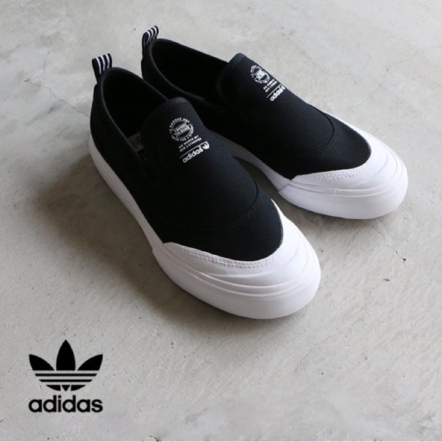 Adidas matchcourt outlet white slip on