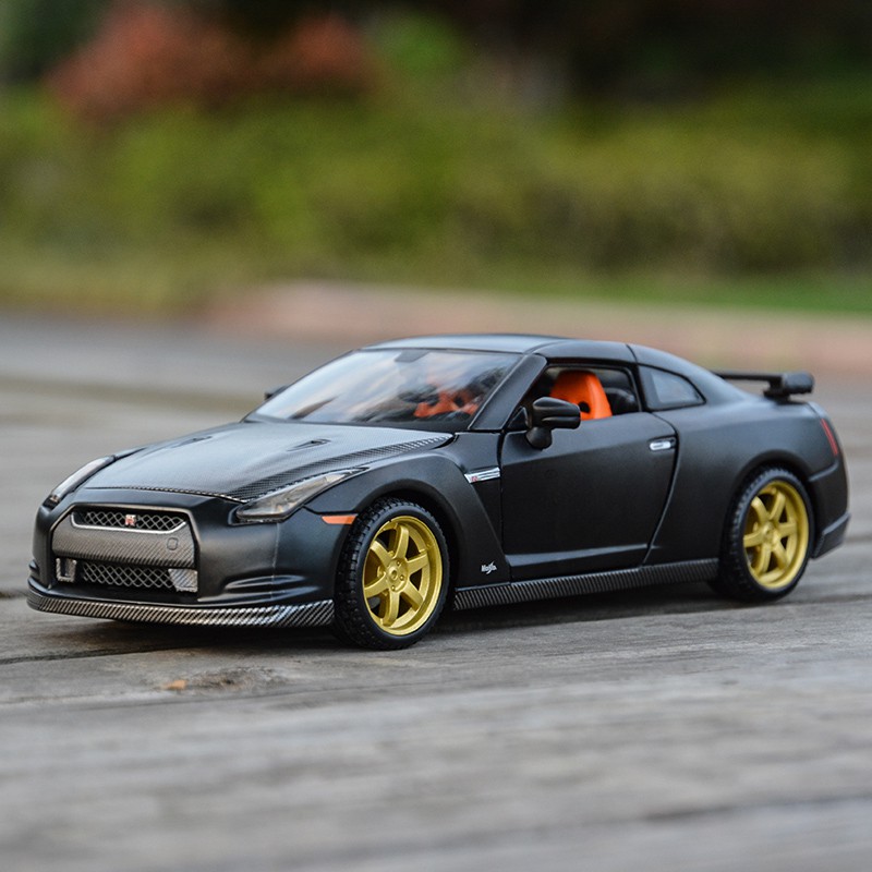 Maisto cheap nissan gtr