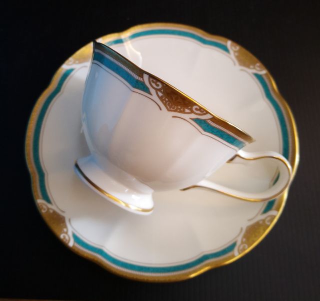 Narumi 27cm Siebold Florilegium Bone China Dinner Plate in