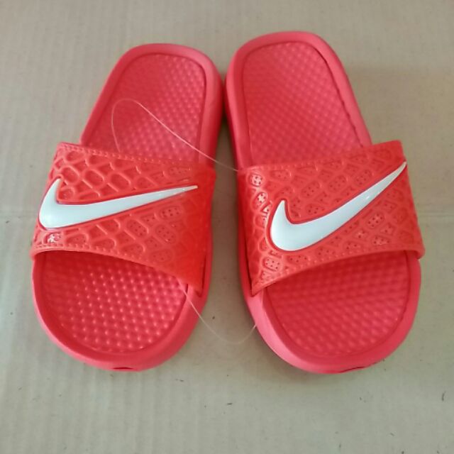 selipar nike original