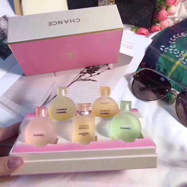 Chanel Limited Edition 5 in 1 Perfume Travel Set- For Her 8.5 Ml