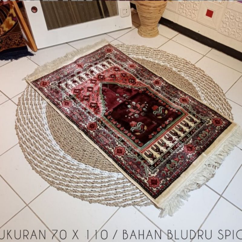 Premium Velvet Prayer Rug, Thick Prayer Rug, viral Prayer Rug | Shopee ...