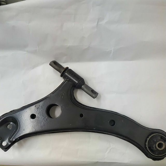 Toyota Camry ACV30, Harrier Acu30,Estima Acr30 F/Rh lower arm | Shopee ...