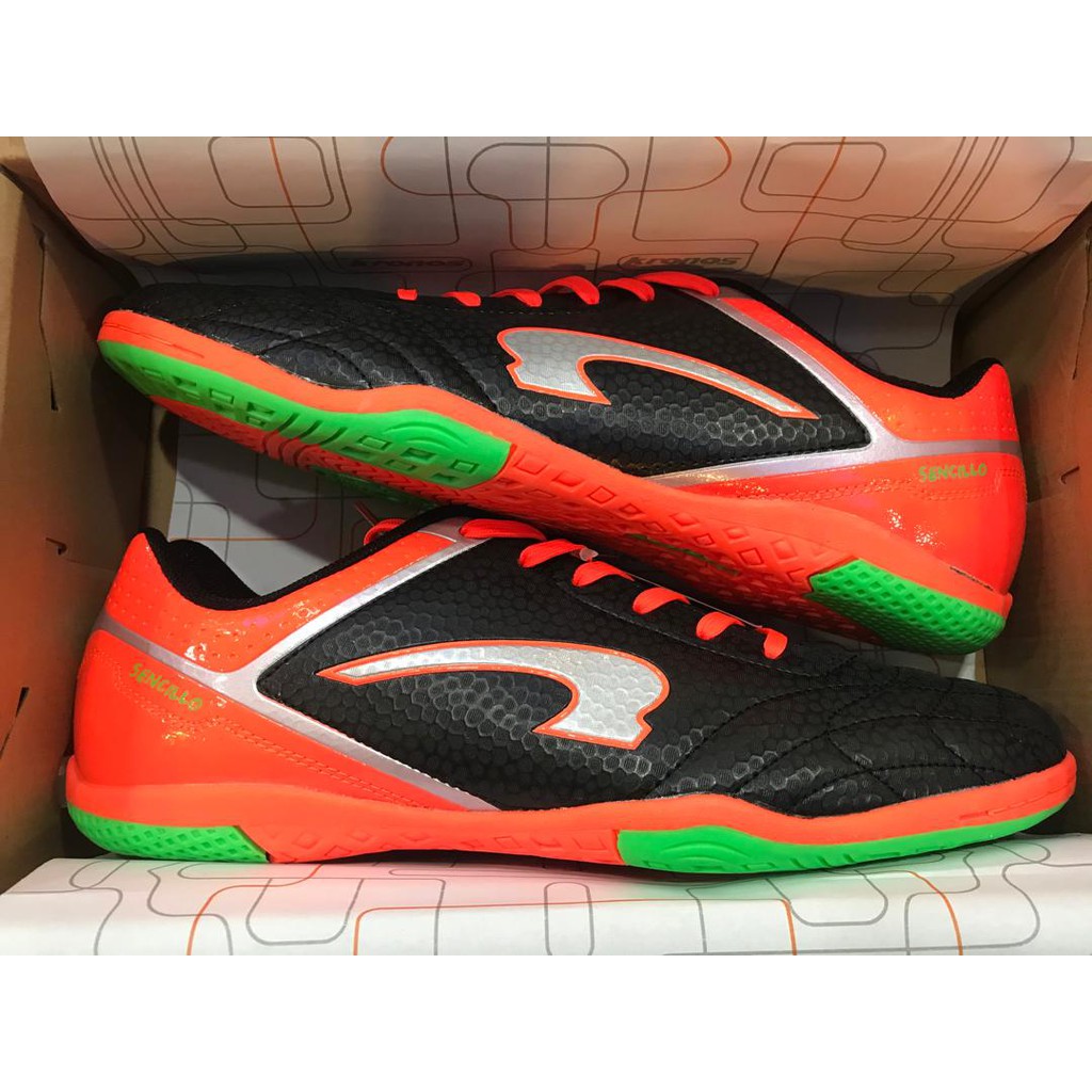 Kronos sales futsal shoes