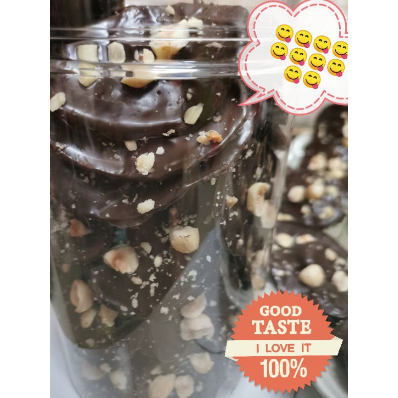 Promosi raya family pack kerepek pisang coklat rangup Hazelnut dalam ...