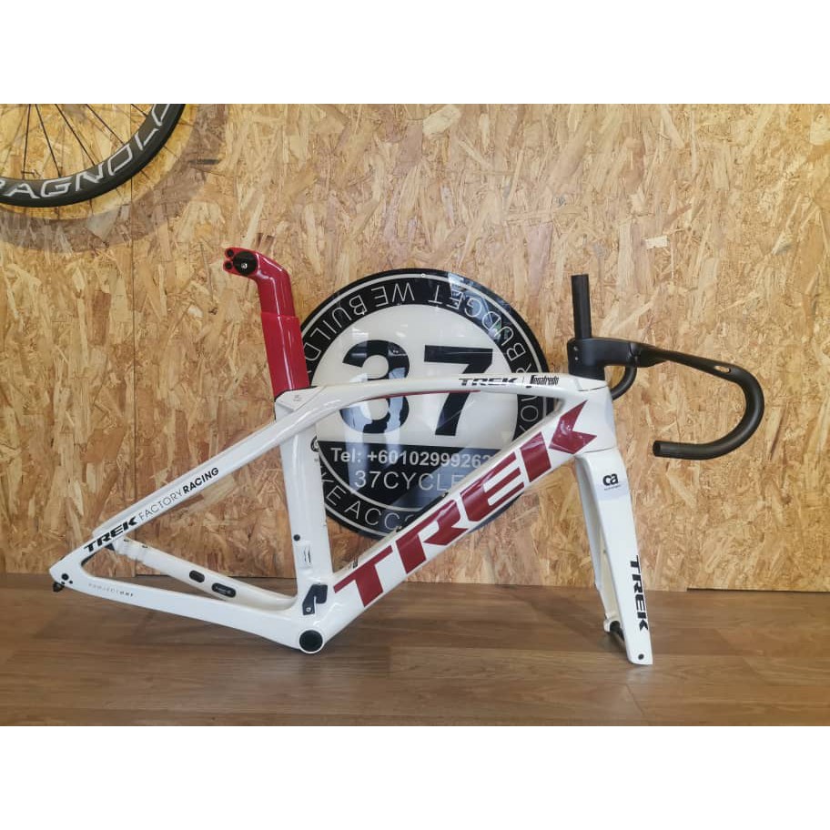 Trek madone white clearance red