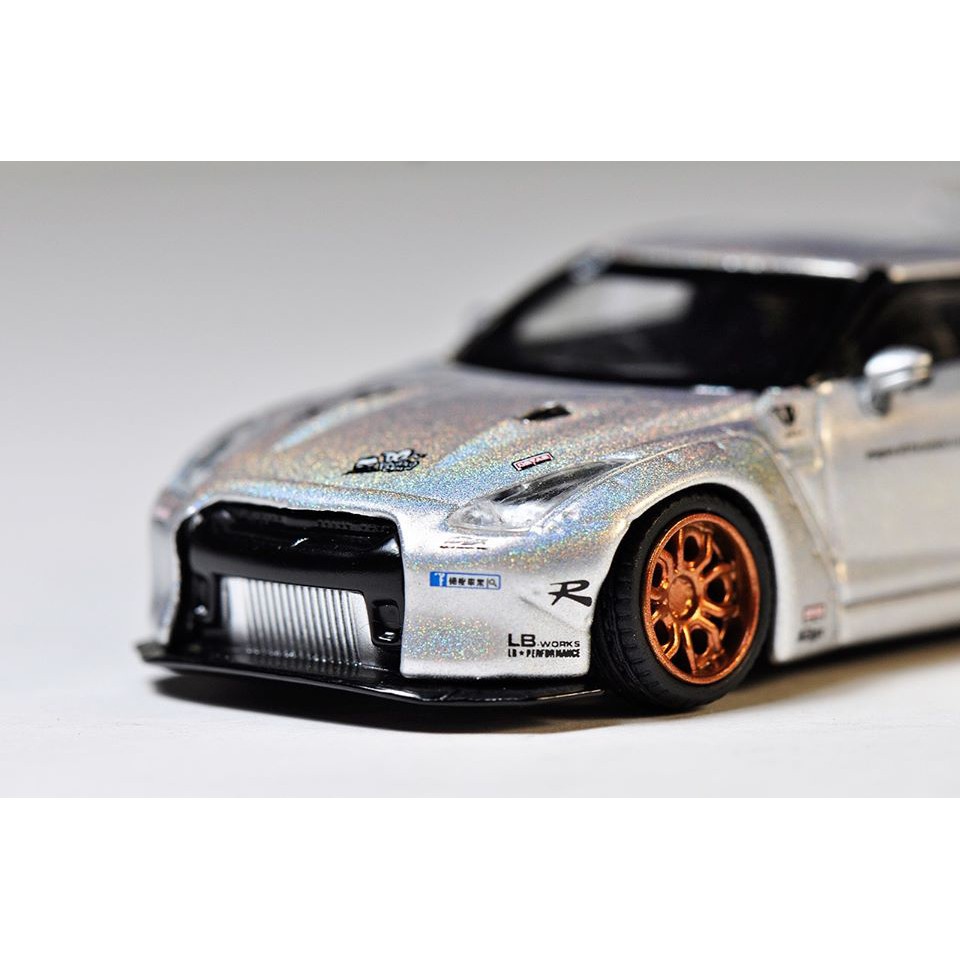 MINIGT 85 Nissan GTR LBWK magic Pearl - メルカリ