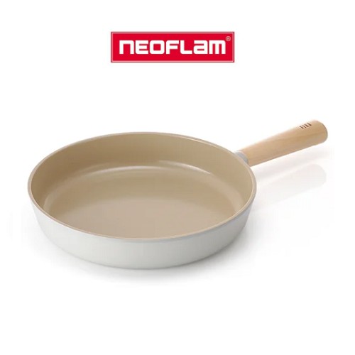 NEOFLAM FIKA Omelet Pan for Stovetops and Induction, Wood Handle, Made in  Korea 