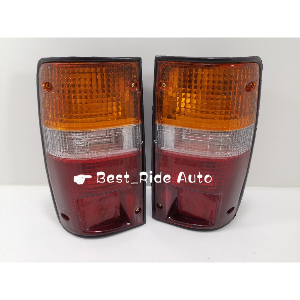 NEW Toyota Hilux LN65 LN106 LN105 Tail Lamp Light 1 Pairs Left and ...