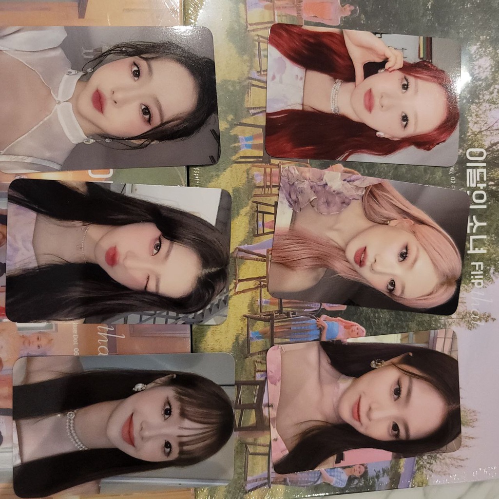 LOONA Flip That Summer Special Mini Album (Versione Casuale) - CD + Photobook 100p + AR Card + Poster