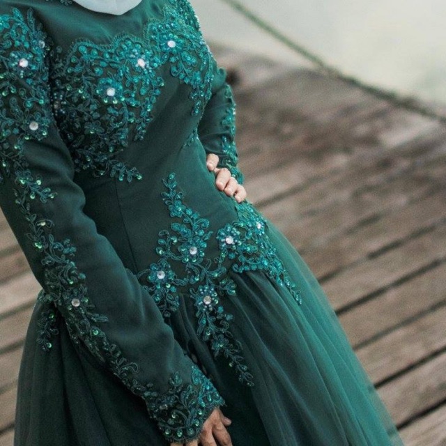 Wedding dress emerald green for rental sales malaysia alor