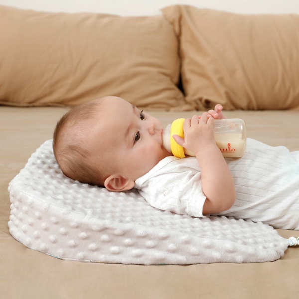 Newborn Baby AntiSpitting Milk Slope Cushion AntiSpilling Choking