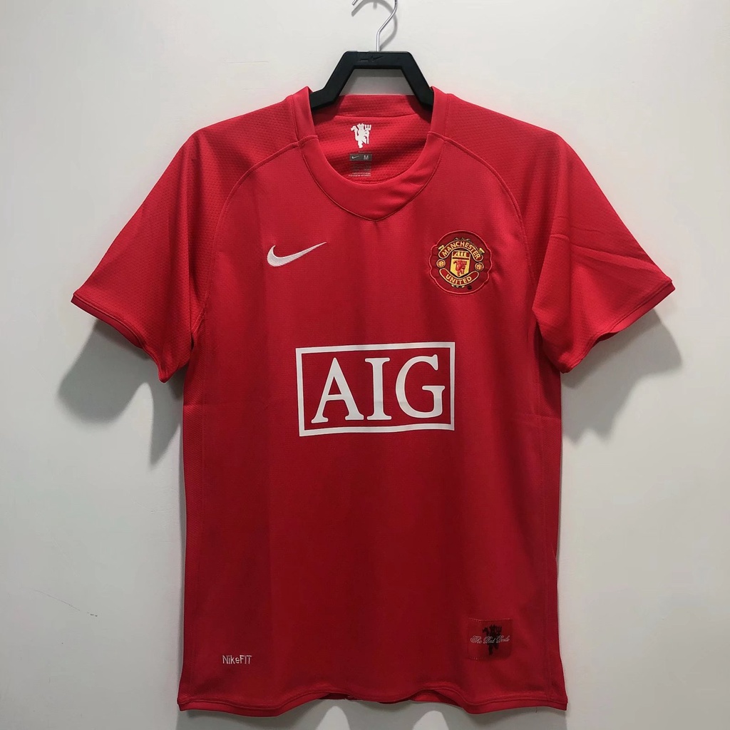 Manchester United retro jersey: leaked photos of 1999 remake