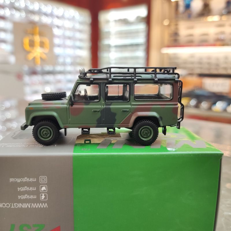 Miniature Diecast 1:64 – Land Rover Defender 110 – Modèle Neuf