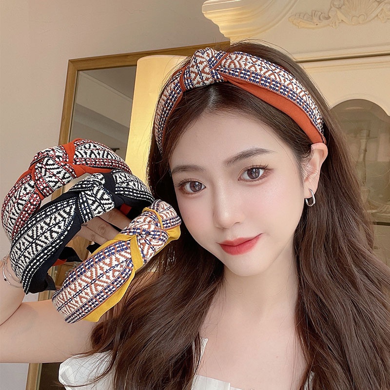 Ethnic style embroidered hairband women's casual headband vintage wide-brimmed hair bundle pressed hairpin headgear spring and summer main image 0