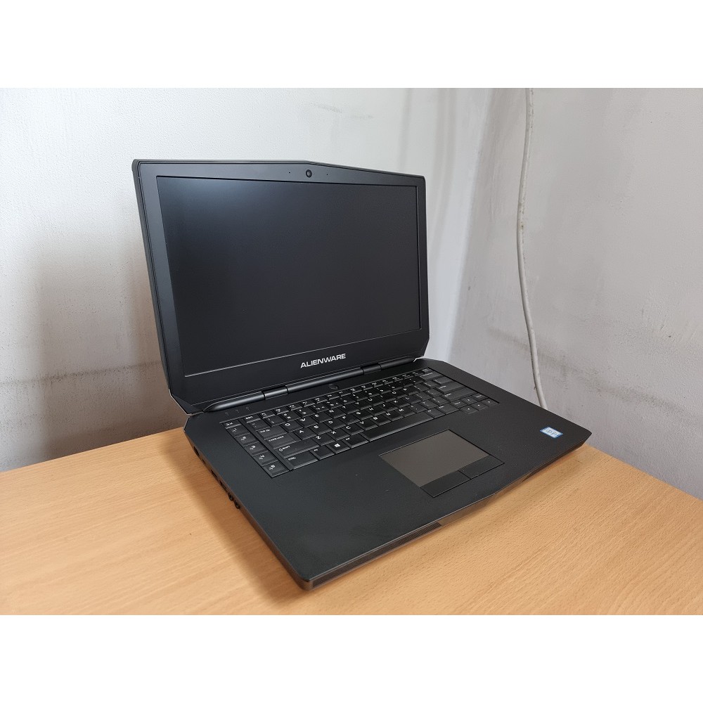 Dell Alienware 15 R2 i7-6700HQ 8GB Ram 1TB HDD 8GB Nvidia GTX 980M